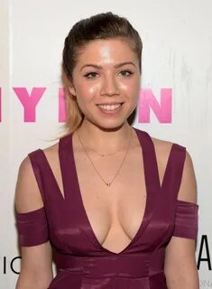 Jennette mccurdy cleavage