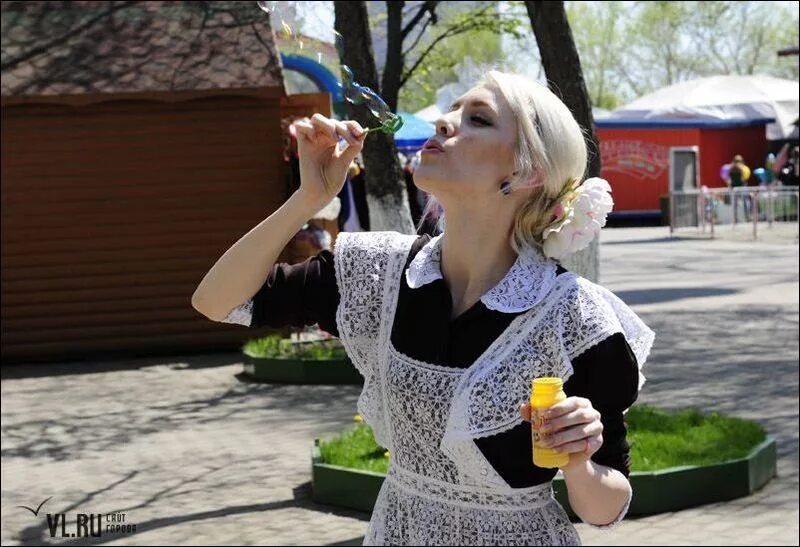 Пьяные выпускники. Выпускницы 2013. Последний звонок смешной.