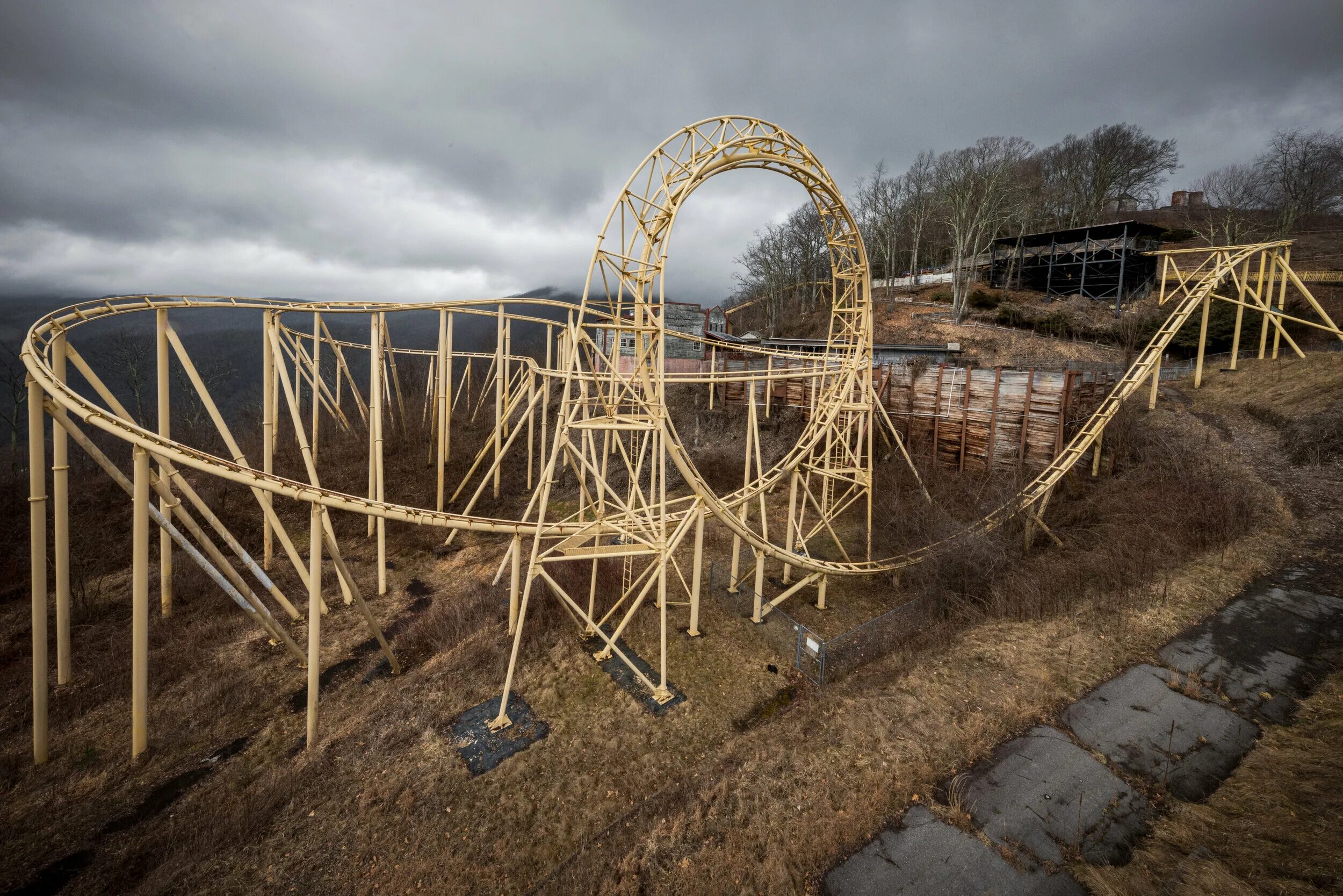 заброшенный парк развлечений. парк аттракционов карусель заброшенный ]. парк аттракционы заброшка. парк аттракционов карусель заброшенный ]. заброшенный парк аттракционов в америке.