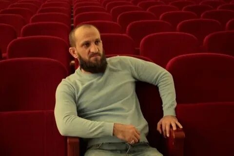 Заведующий театром