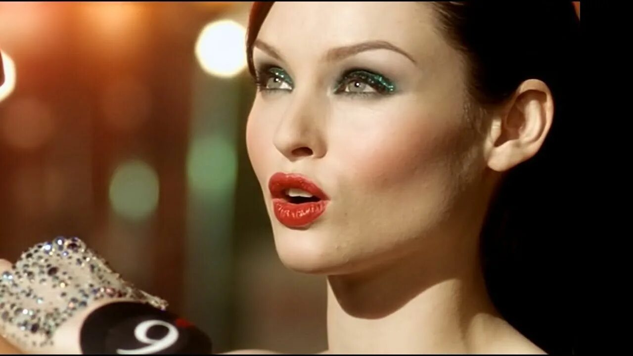 Sophie ellis bextor young. Can’t fight this feeling софи эллис-бекстор. Певица sophie in the dark. Freemasons feat. Immortal bextor feat.