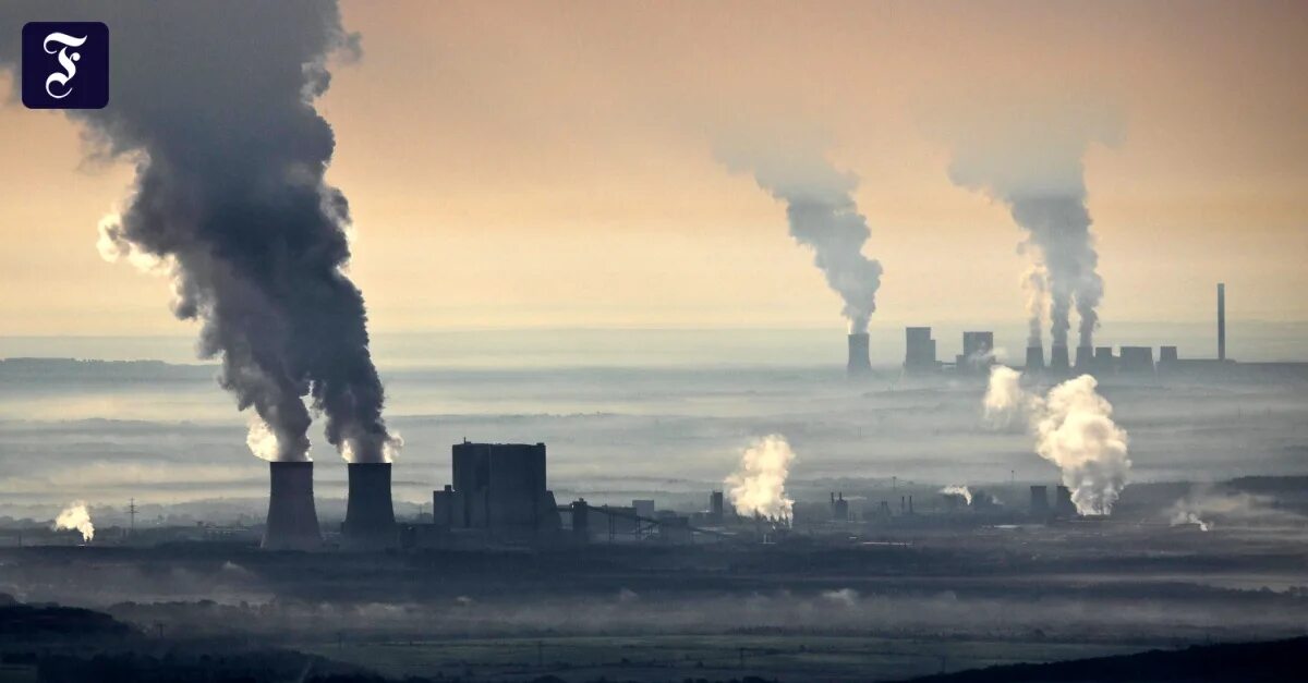 Окружающее чрезвычайно. Загрязнение природных вод. Чрезвычайные ситуации природного характера. Вулкан землетрясение цунами торнадо. Загрязнение нефтью.