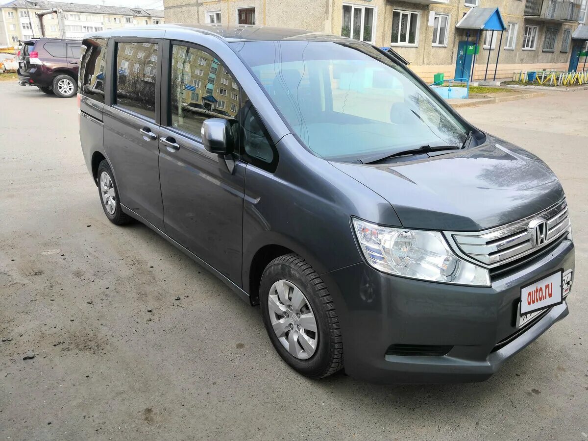 Honda минивэн белый. Минивэн honda stepwgn 2003. Honda stepwgn 2011. Honda elysion 2008 black. Хонда семейный минивэн.