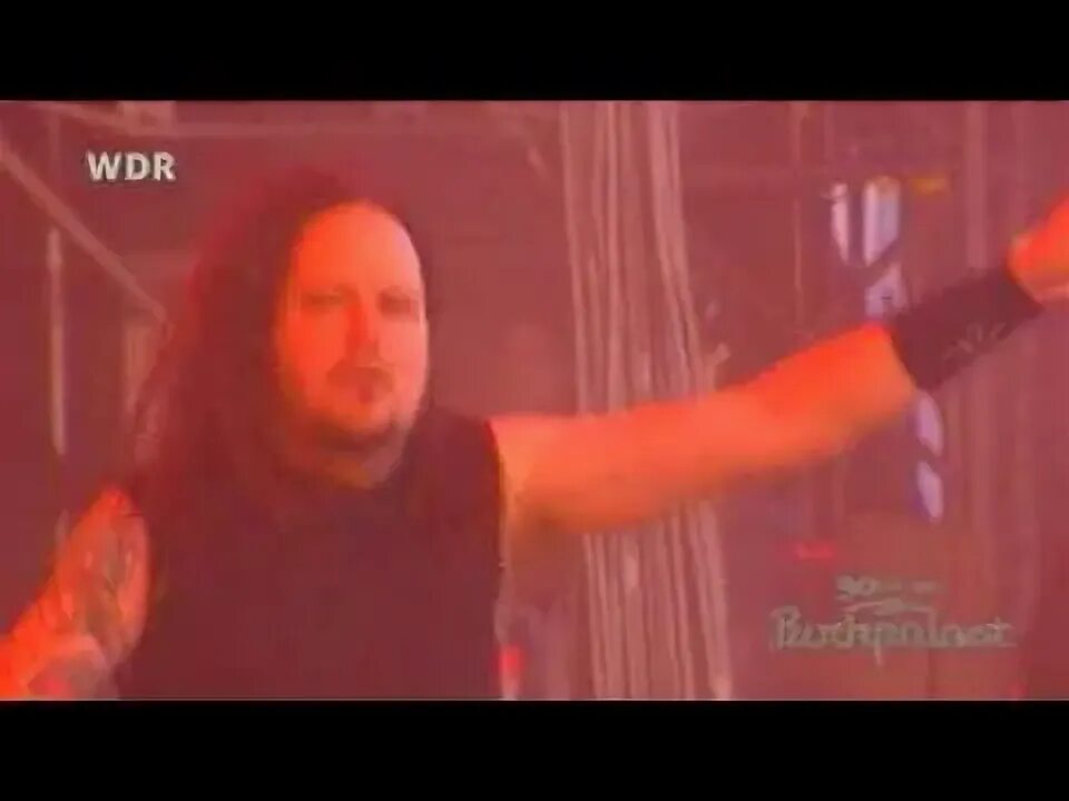 Korn here to stay. Korn here to stay React. Джои Джордисон обнимает костюм пола. Somebody someone Korn клип. Korn here