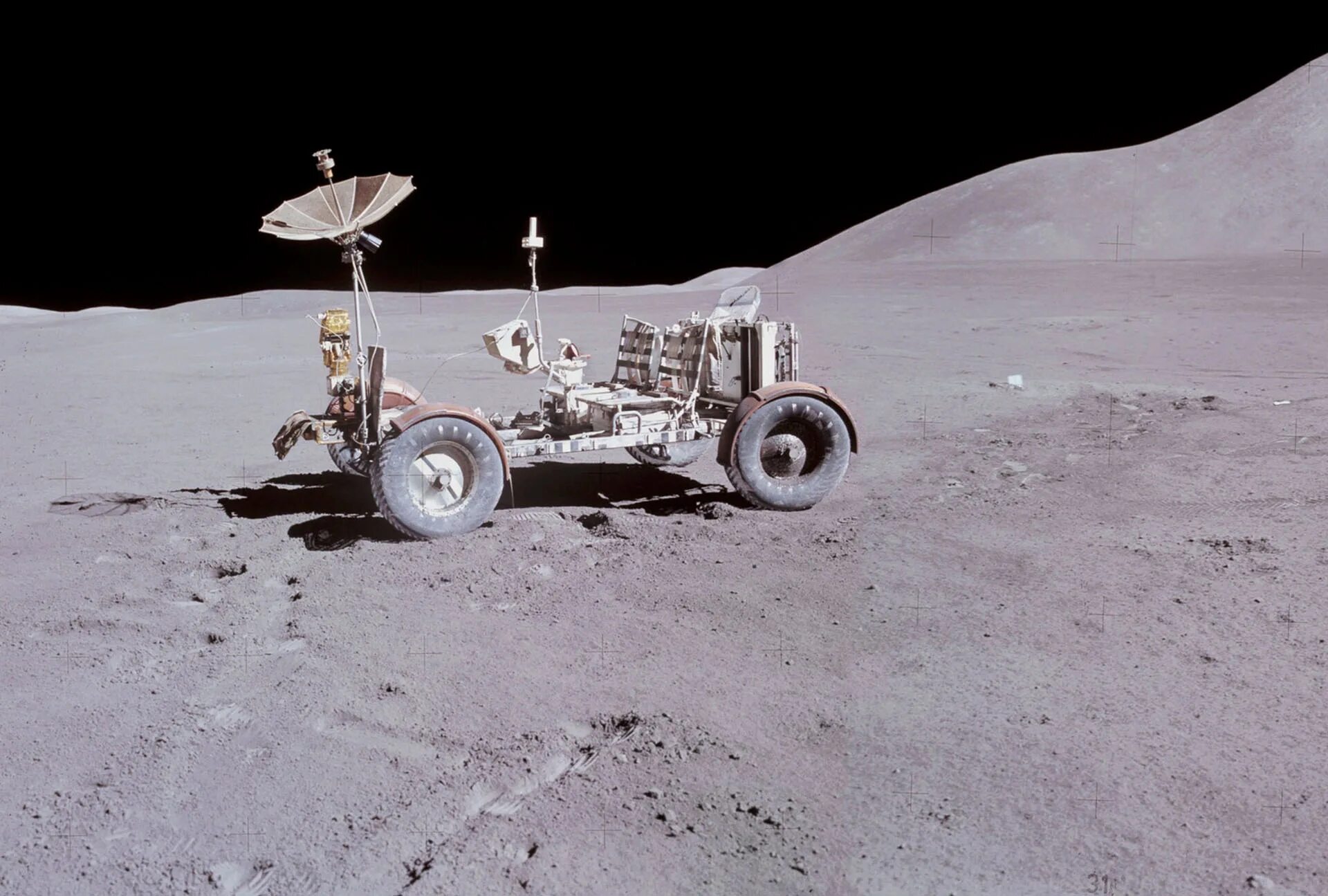 Apollo 15. Луноход аполлон 15. lunar rover apollo. аполло 15 на луне. луноход аполлон 17.