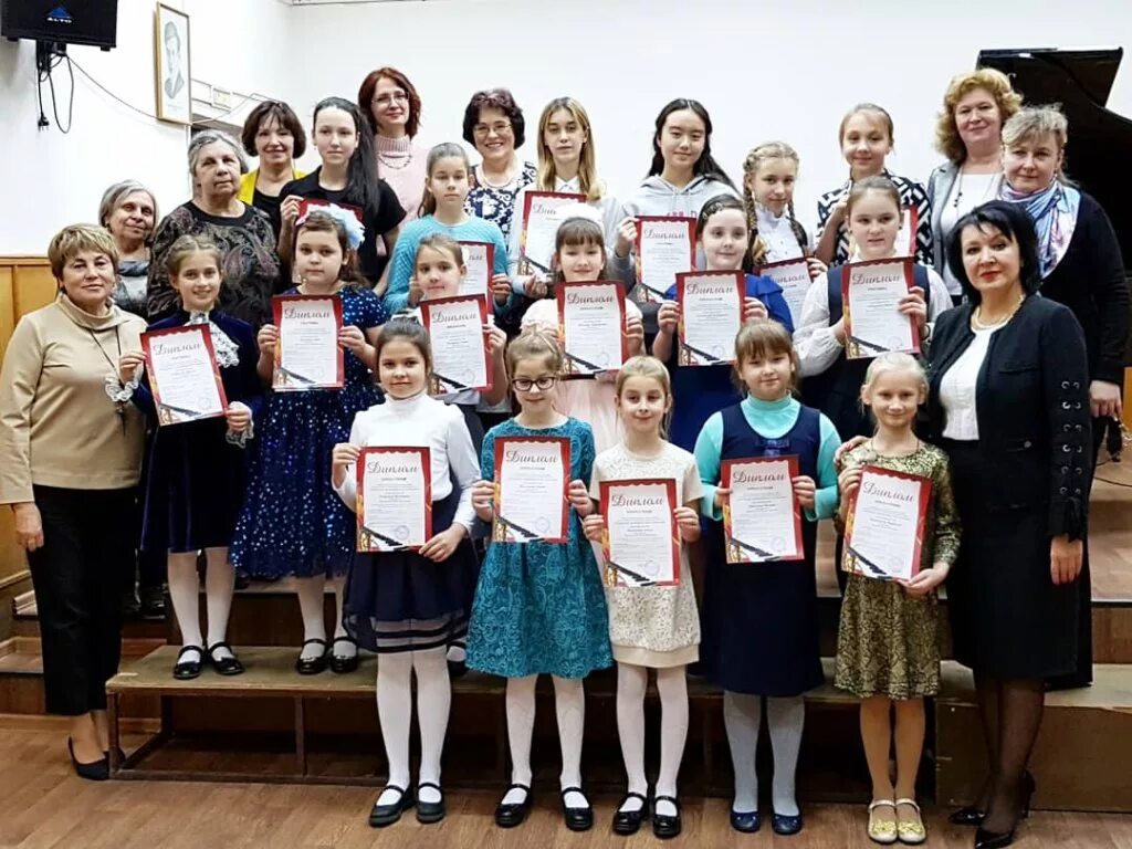 Солнечногорская детская школа искусств. Солнечногорская музыкальная школа преподаватели. Менделеевская музыкальная школа. Музыкальная школа солнечногорск. Музыкальная школа солнечногорск.