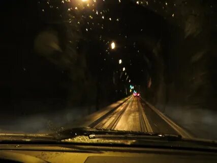 Дорога ночью из машины