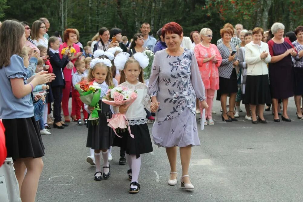 Завучи 11 школы. Гимназия 1 Железногорск Курская область. 11 Школа Железногорск Курская область. 13 Школа Железногорск Курская область. 7 Школа Железногорск Курская область.