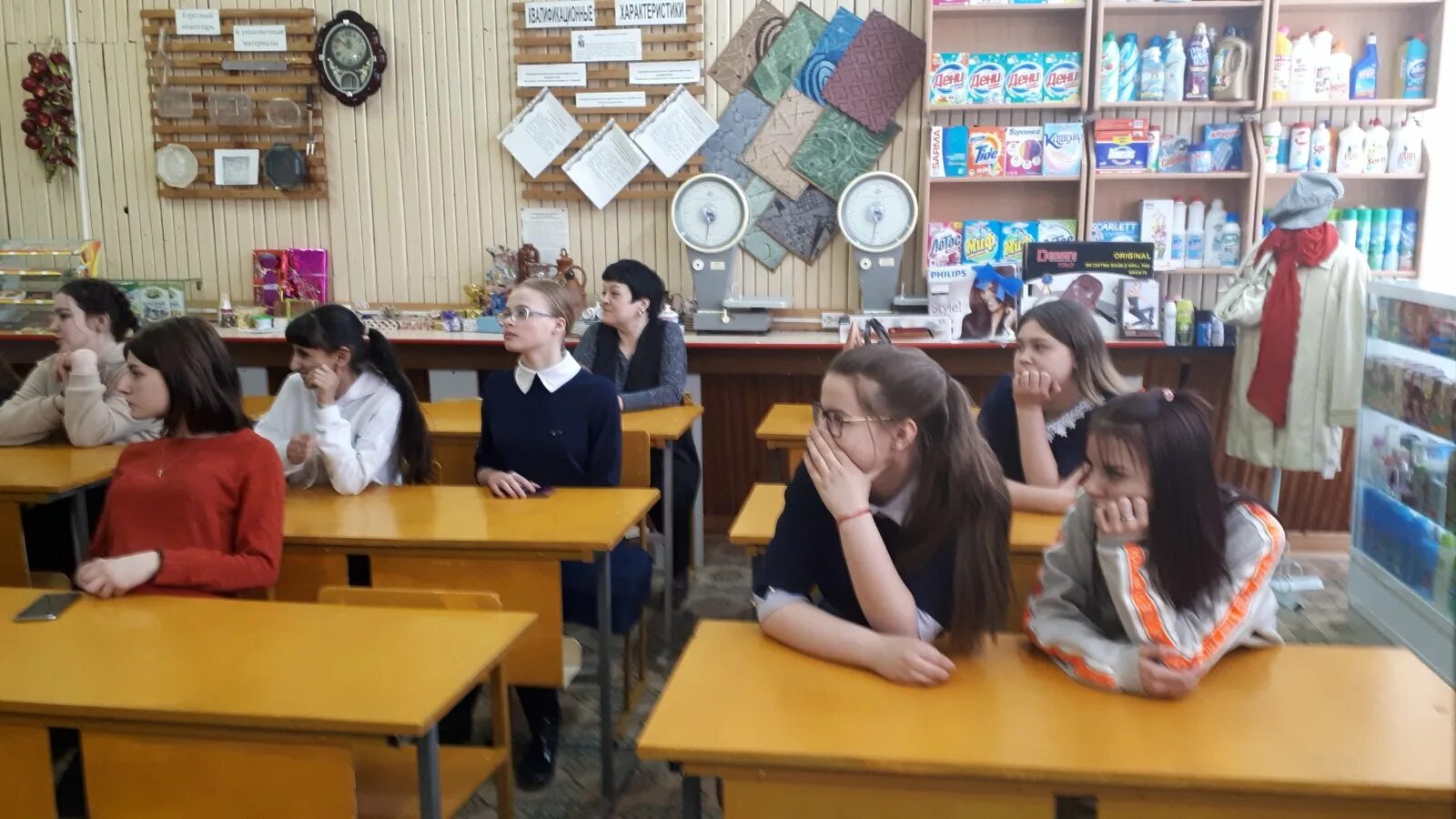 школа 49 ижевск. школа 37 мурманск фото. 49 школа белгород стадион. беговая 49 воронеж. площадь 49 армии серпухов площадь.