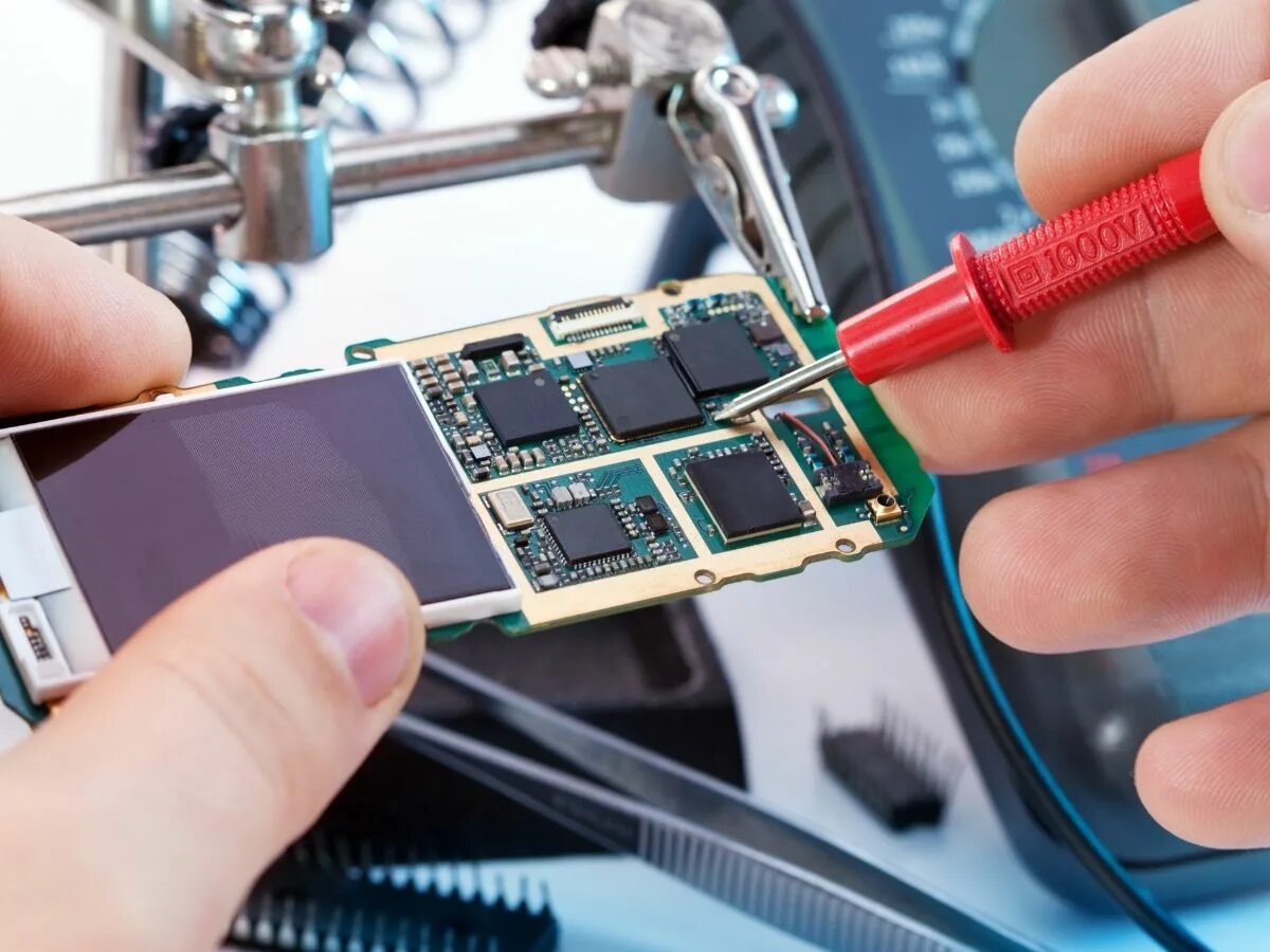 Iphone Repair service. Ремонт сотовых телефонов. Мастер по ремонту телефонов. Mobile Repair Technician.