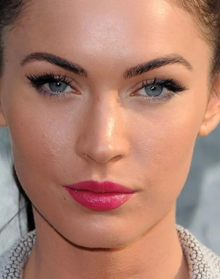 Брови меган фокс 2022. Брови меган фокс 2022. Меган фокс (megan fox). Меган фокс. Макияж меган фокс.
