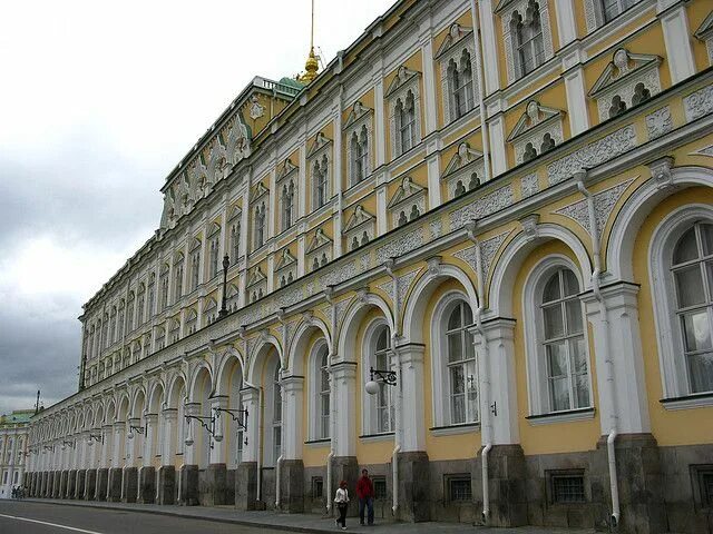Кремлевский дворец тон. Большой кремлевский дворец (1839-1849). большой кремлёвский дворец в москве архитектор. большой кремлёвский дворец архитектура. здание большого кремлевского дворца.