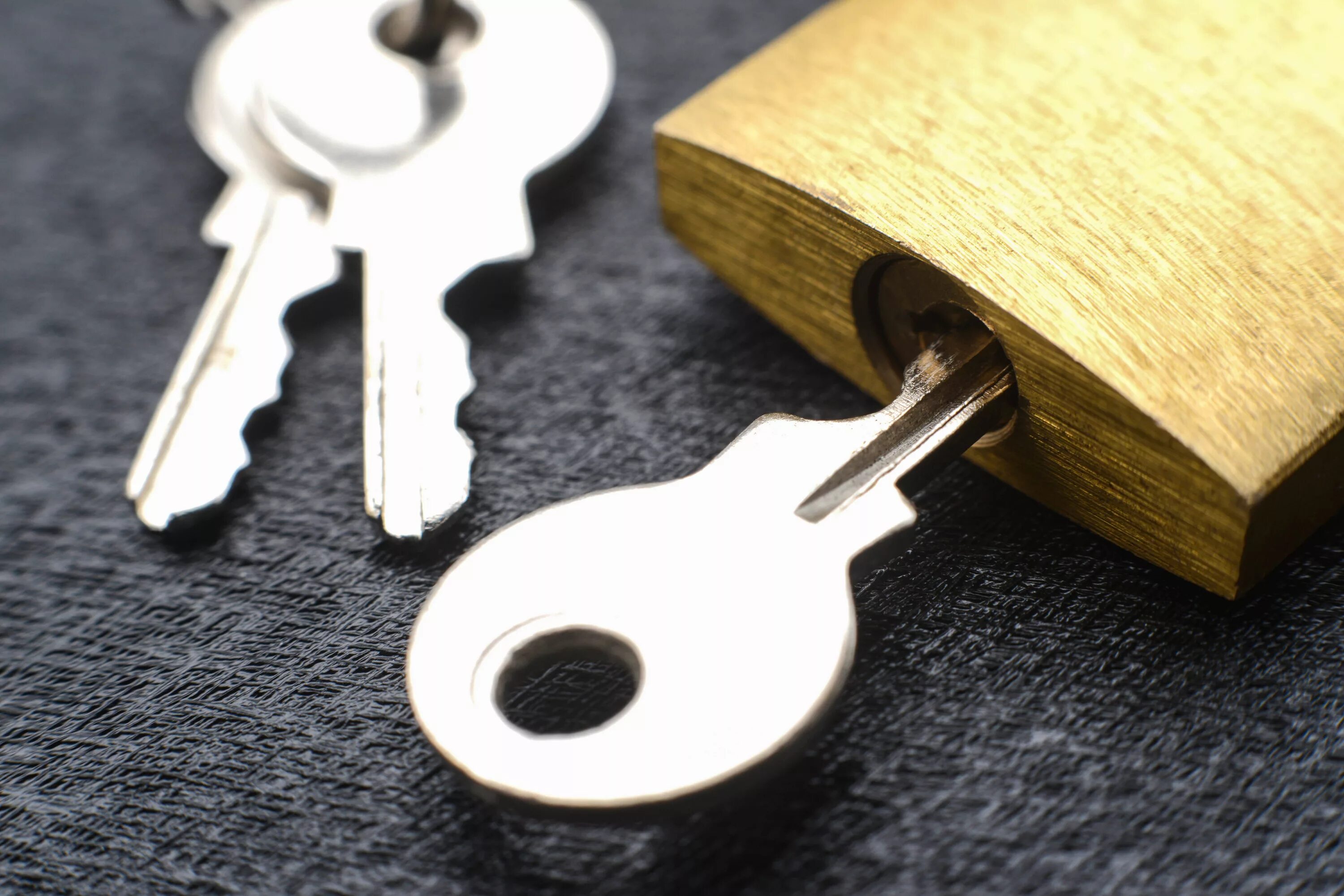 Open lock 1. Замок безопасности. lock and key. мастер ключ. замок и ключ картинка.