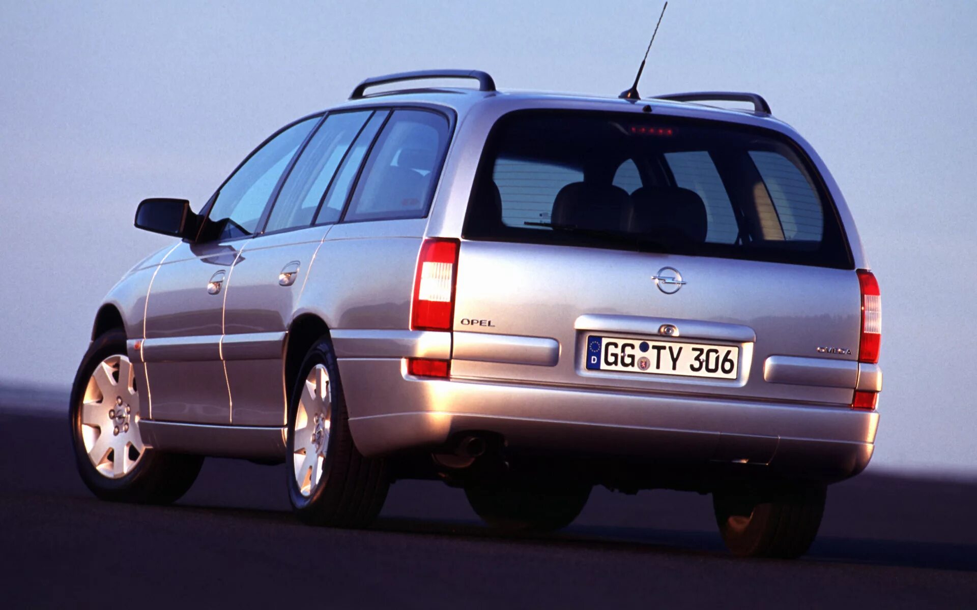 Омега б 2.2 дизель. Opel Omega 1999 универсал. Opel Omega a Caravan. Opel Omega Caravan универсал. Опель Omega b Caravan.