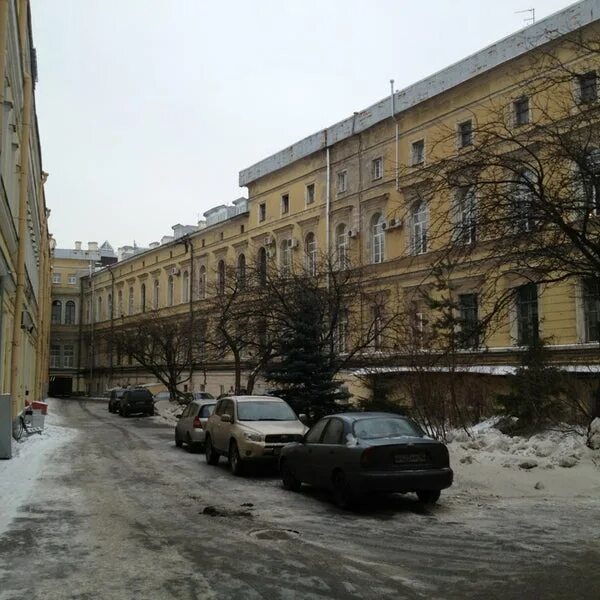 Гуап общежитие. СПБГУ. Санкт-Петербургский государственный университет ГУАП. ГУАП большая морская двор. ГУАП Санкт-Петербург внутри. ГУАП общежитие 2.