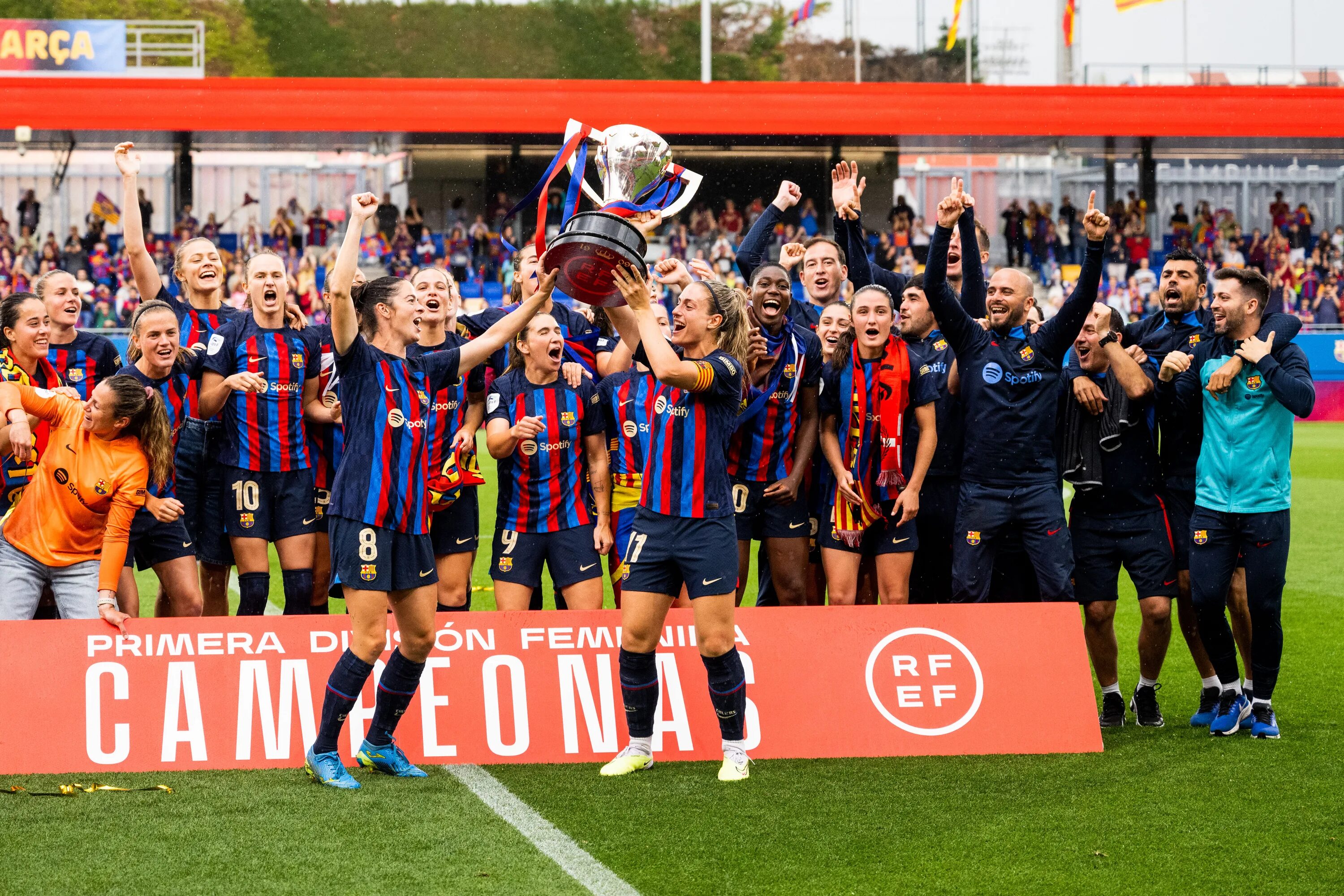 Требл барселоны 2015. Barcelona champion. Barcelona 2015 champions league. Barcelona champion. Барселона лч 2014 2015.