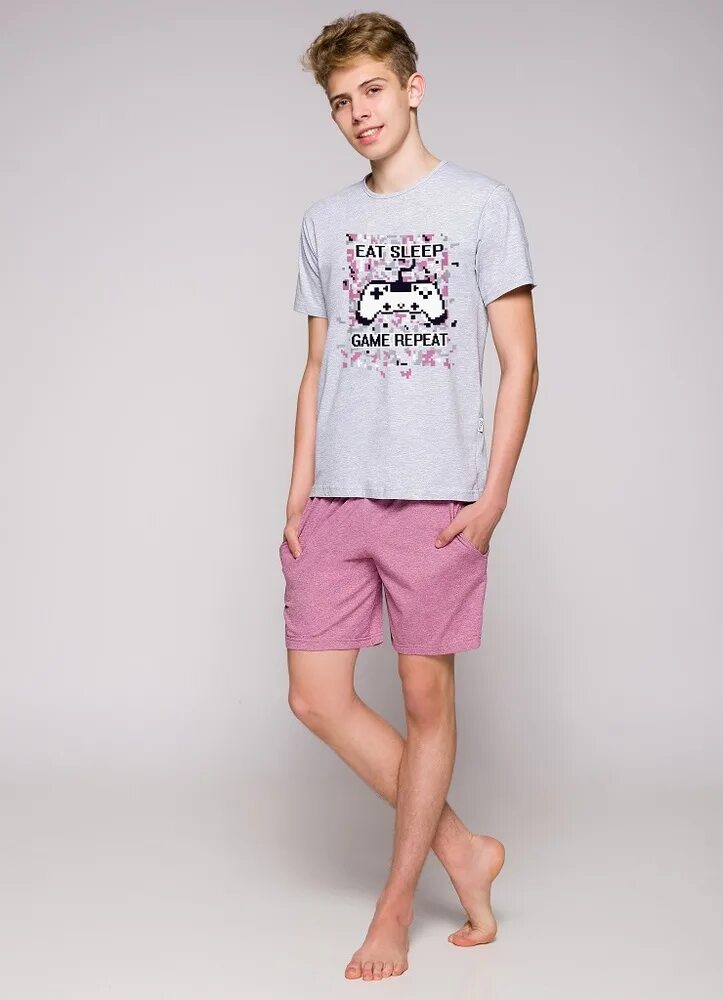 Шорты для подростков мальчиков. Шорты подростковые для мальчиков. Летняя одежда для подростка. Мальчик в розовых шортах. Пижама для подростка.