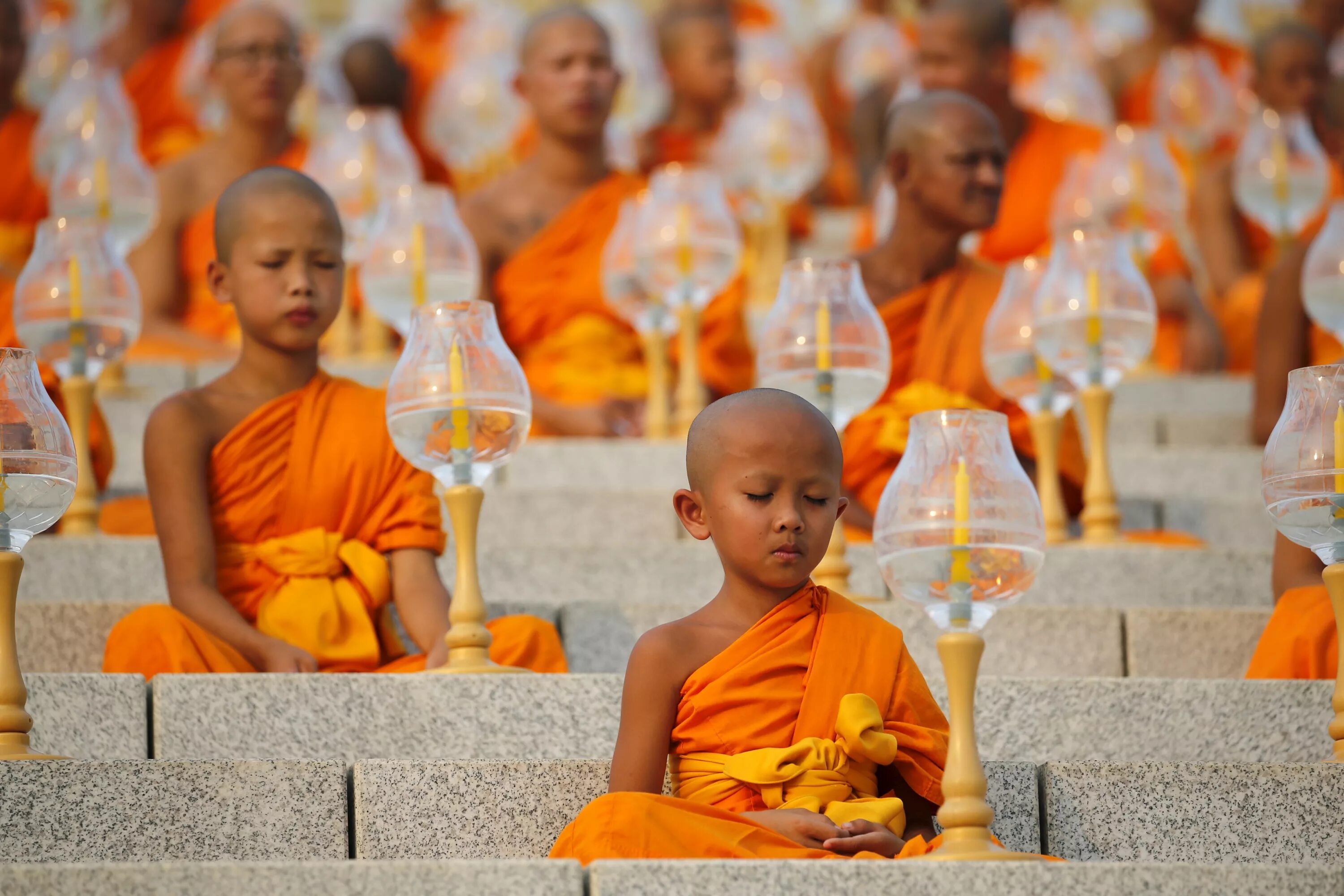 Макха Буча. Праздник Макха Буча. Буддийский монах Тхеравада. Макха Буча в Таиланде.