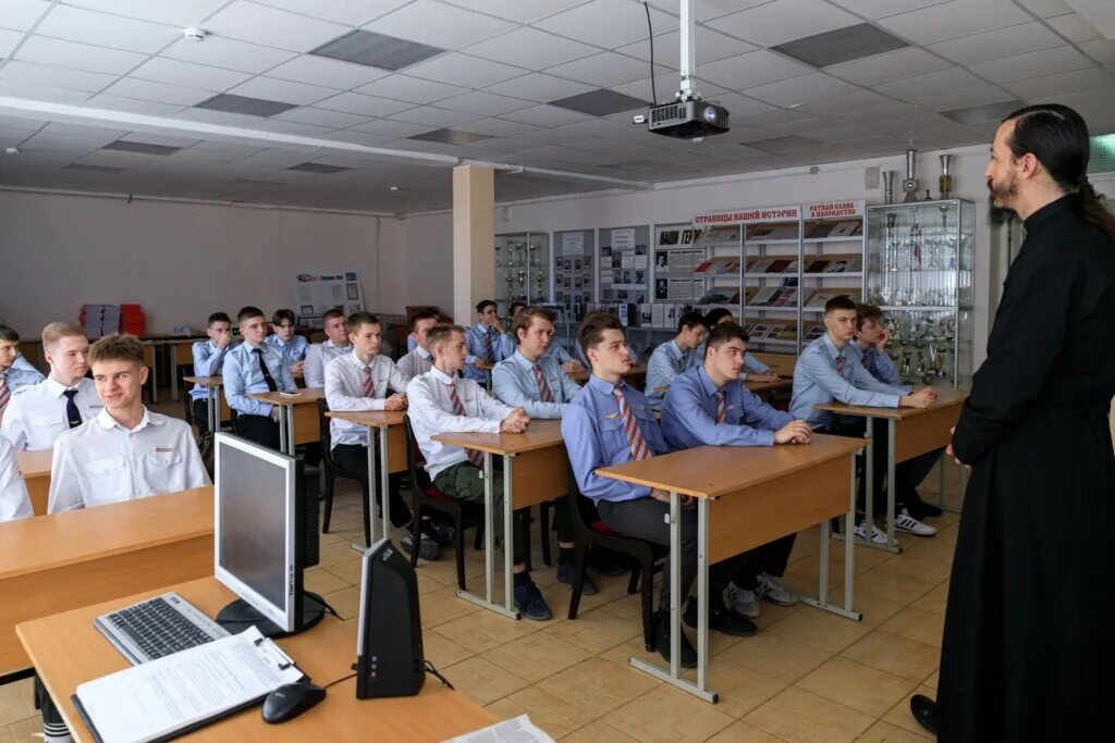Студенты жд колледжа