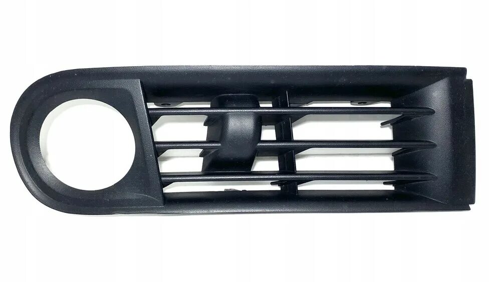 Решетка бампера приора 1 нижняя с туманками. Решетка в бампер ауди а4 б5 под птф. Решётка противотуманки фольксваген поло правая. Решетка противотуманки правая ауди а6 с5. Решетка птф ауди а5.