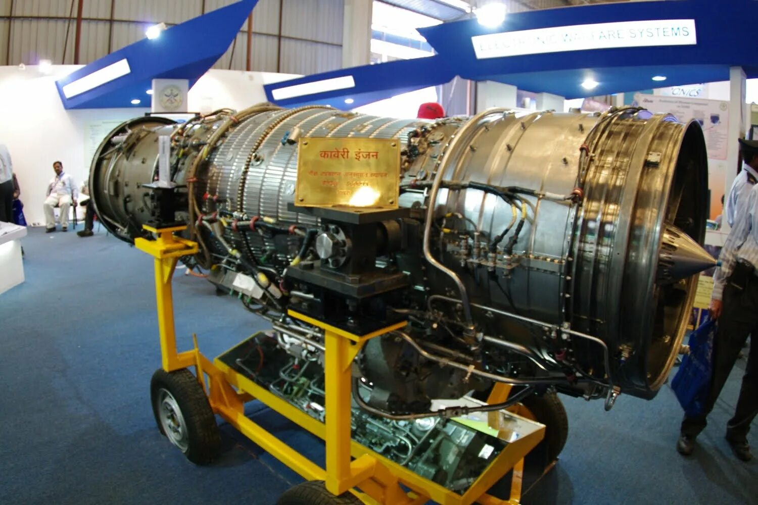 Мотор истребителя. Двигатель General Electric f404-ge-400. General Electric f404-ge-102. F404-ge-400. F404 engine.