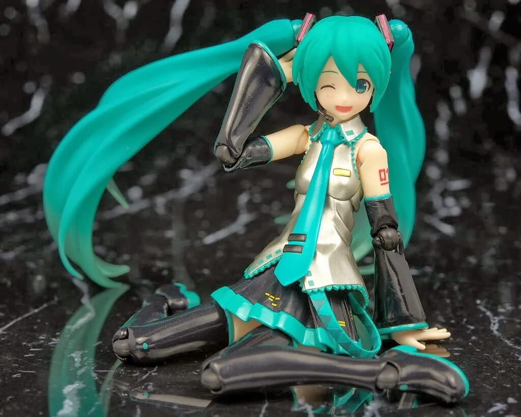 Мику фигма 003. Figma 200 - Hatsune Miku 2.0. Хатсуне Мику фигма 003. Figma 035 Miku Hatsune. Фигма конвертировать