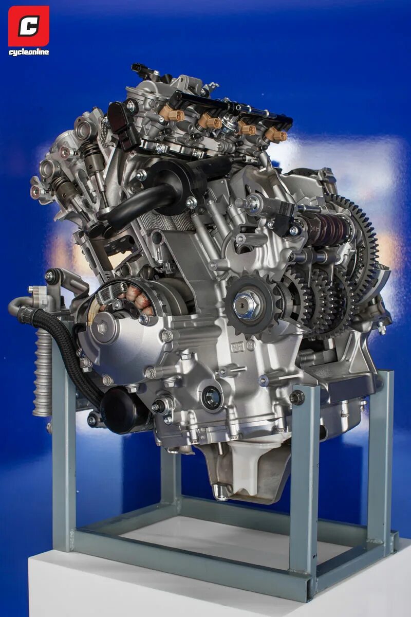 Мотор р 5. Мотор ямаха р1. yamaha yzf-r1 двигатель. yamaha r1 engine. двигатель ямаха р1 2000.