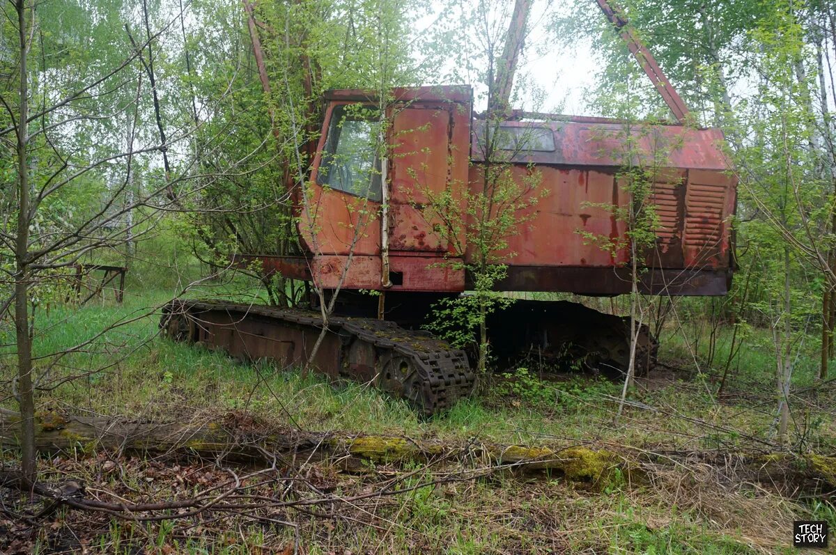 Гусеничный кран мкг-25бр. Кран мкг 25. Гусеничный кран МГК 25 бр.