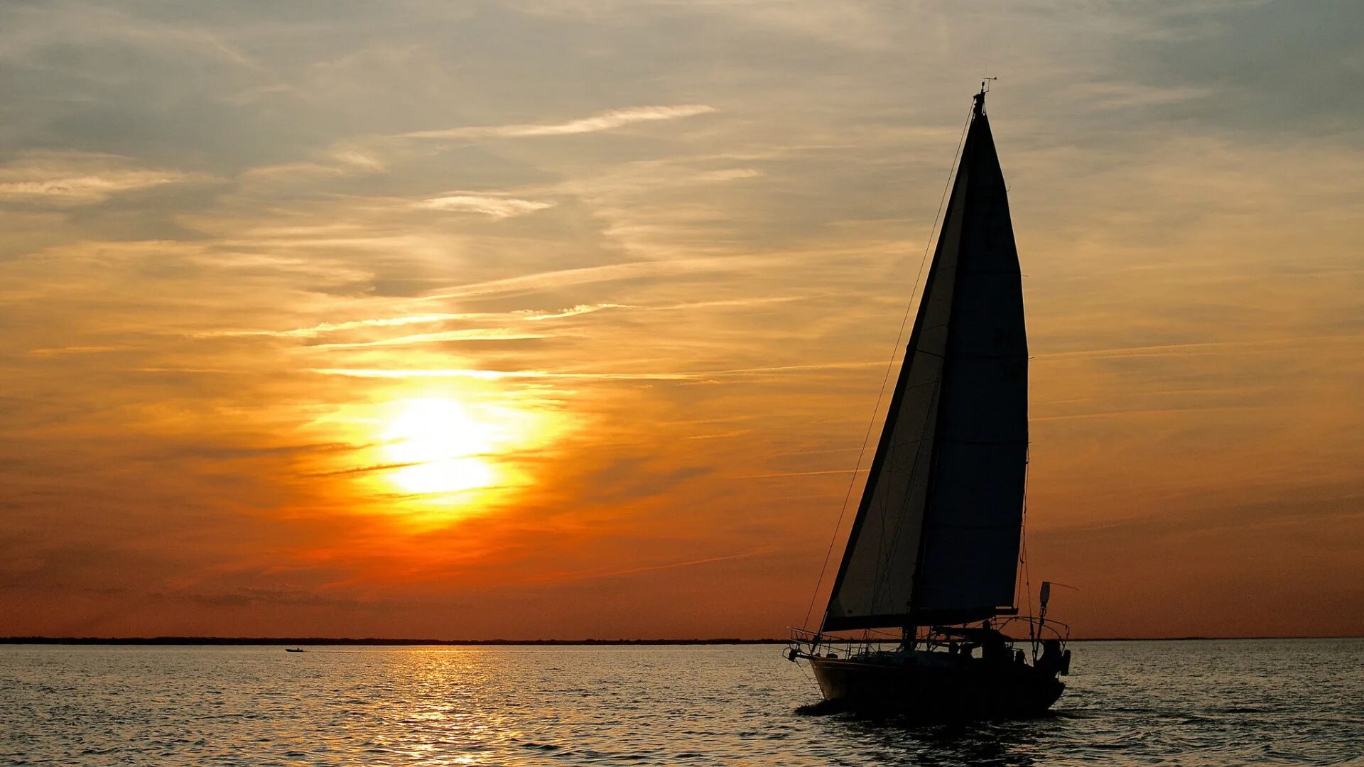 Sun sail. Парусная лодка в море. Закат на море. Яхта в море на закате. Парусные яхты.