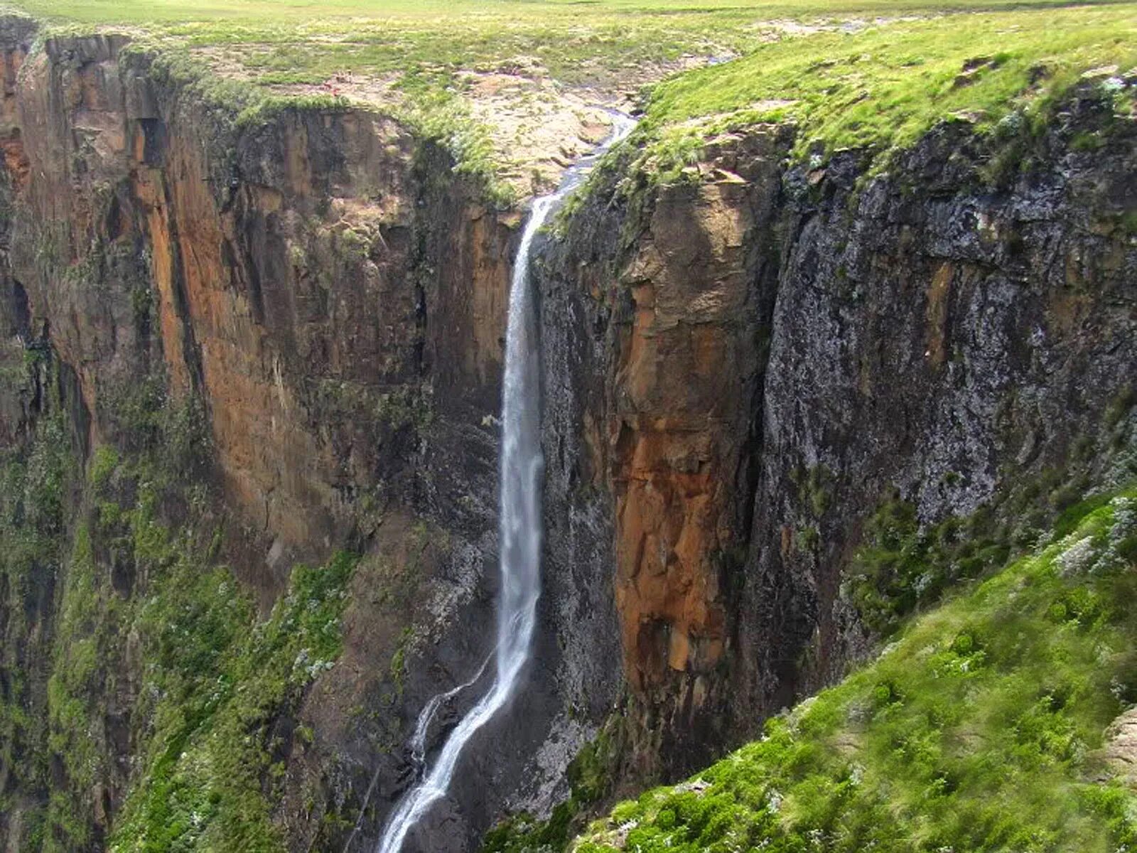 Водопад Тугела ЮАР. Драконовы горы водопад Тугела. Тугела река водопад. Река Тугела ЮАР. Водопады по высоте в мире