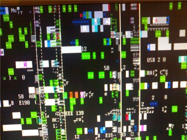 На мониторе появились квадратики. Xbox 360 артефакты. Видеокарта 3070 артефакты. Артефакты на экране. Артефакты видеокарты полосы.