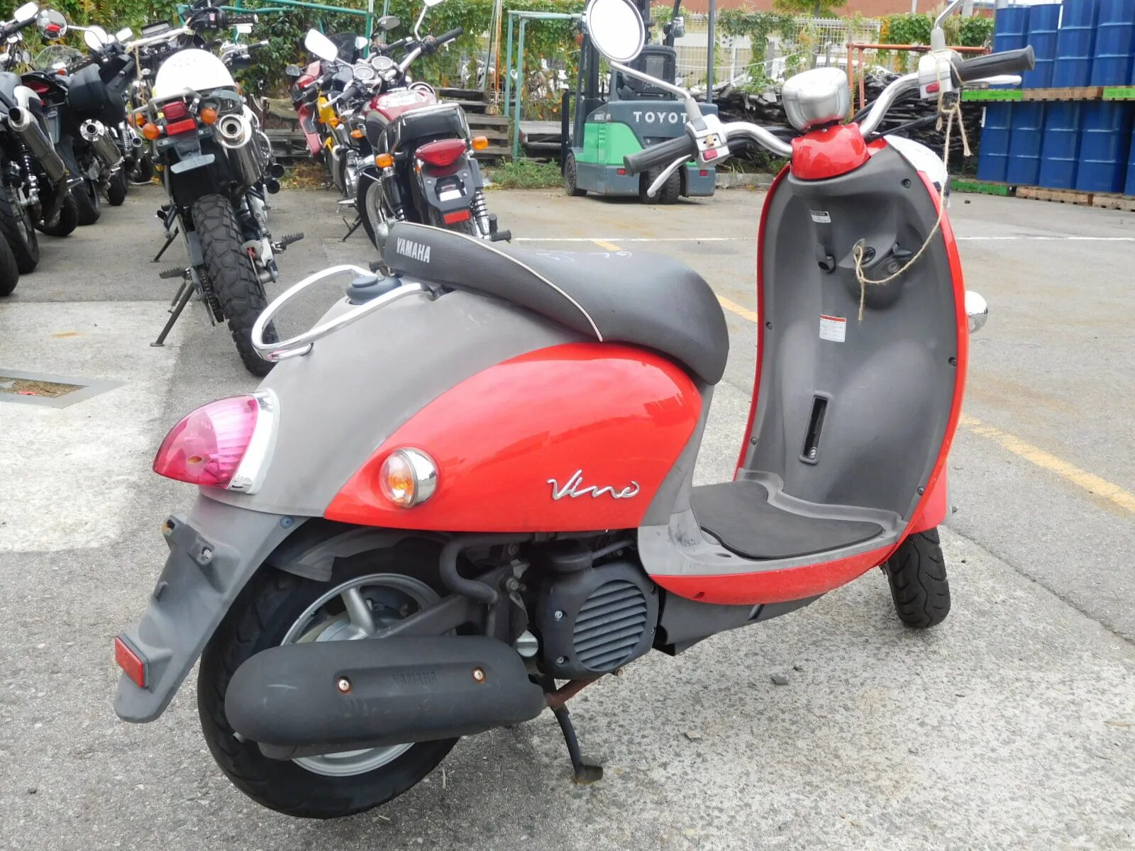 Scooter sheffield обложка. Yamaha vino 50cc. Scooter wine. Scooter первый альбом. Scooter summer wine видео.