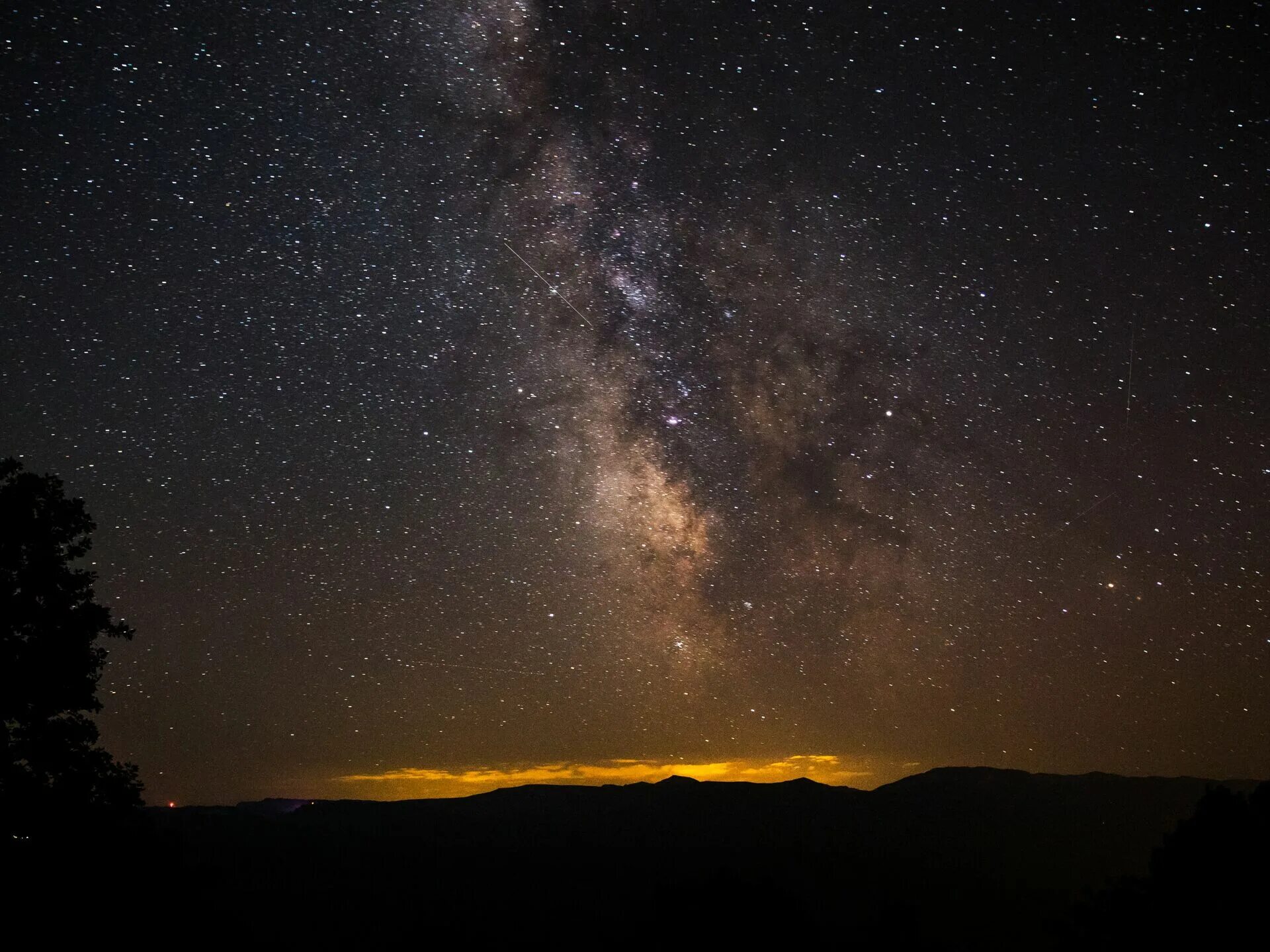 Stars shine brightest. Персеиды 2022. Звездное небо. Ночное звездное небо. Звезда с неба.