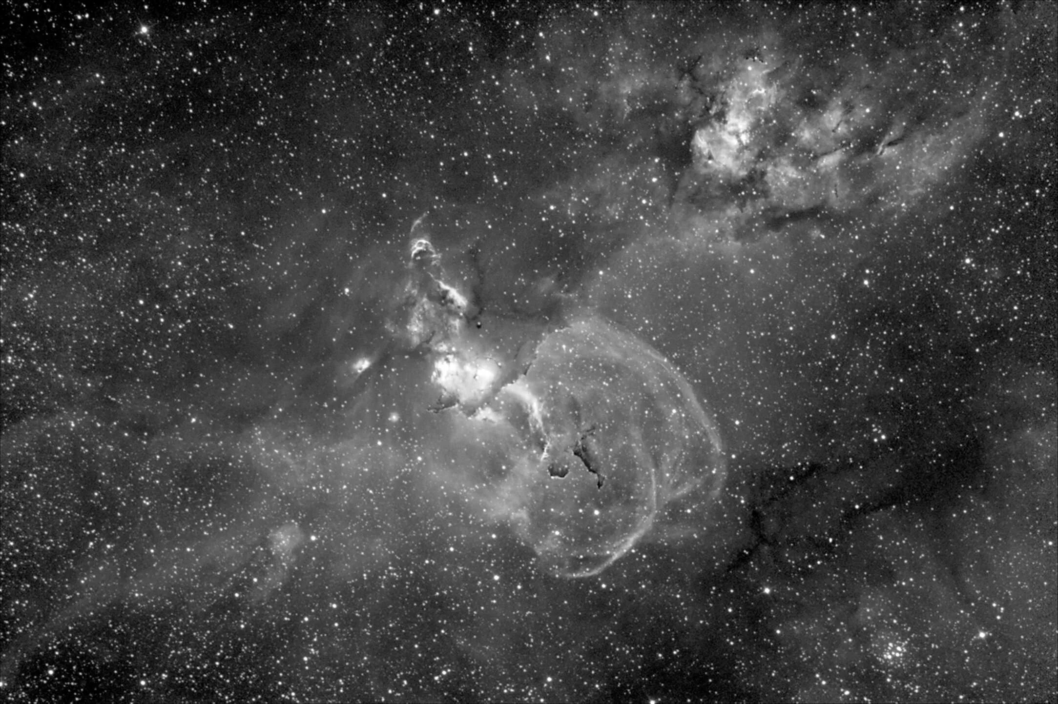 Космос черно желтый. Туманность NGC 3576. Белый космос. Космос черно белый. Черный космос.
