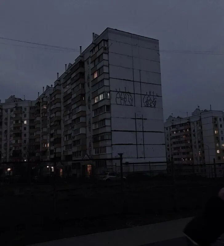 обои для кухни в хрущевке. кухня гостиная в хрущевке. кухня в хрущёвке дизайн. гостиная с кухней в современном стиле в хрущевке. хрущевка 2023.