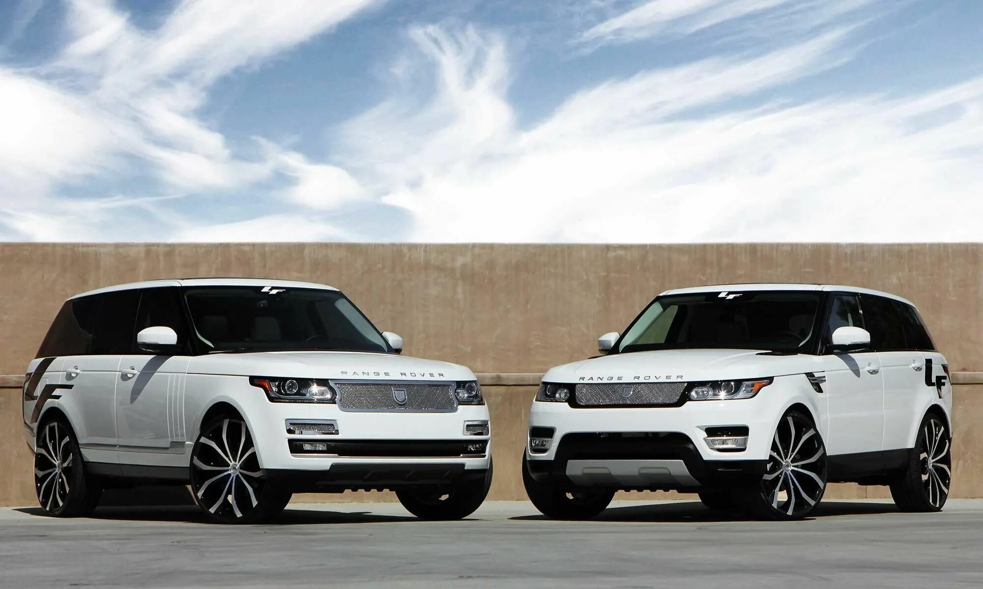 Рендж Ровер спорт 2014. Land Rover range Rover Sport 2014. Range Rover vs range Rover Sport. Ленд Ровер Рейндж Ровер спорт. Our of range