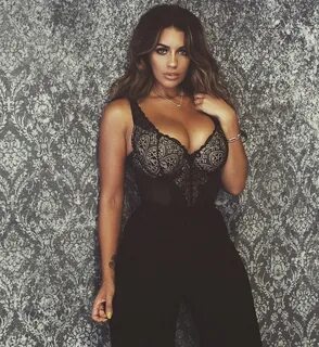Holly Peers, Sleeveless Formal Dress, Formal Dresses, Girl Celebrities, Bea...