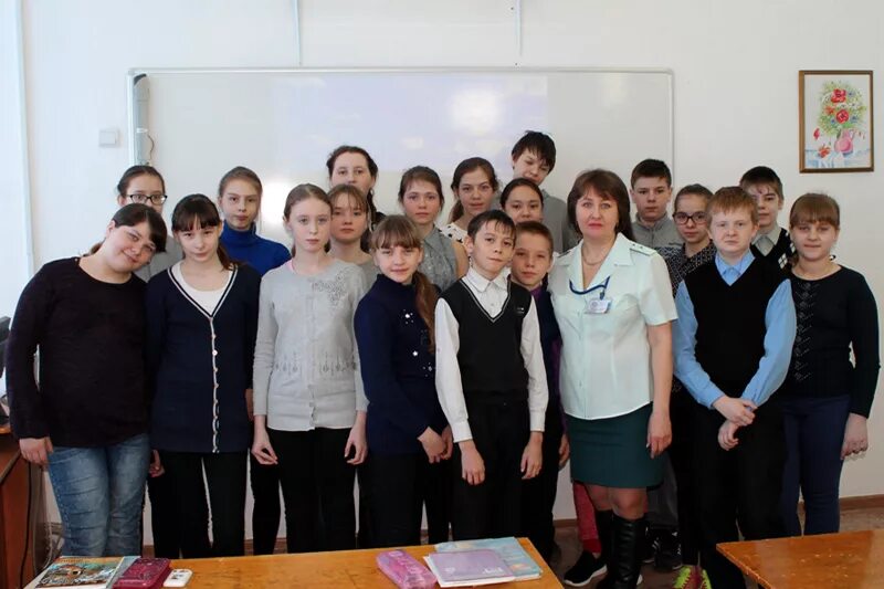Налоговая южноуральска челябинской. Налоговая южноуральска челябинской. Сотрудница налоговой. Южноуральск школа. Детская школа искусств южноуральск.