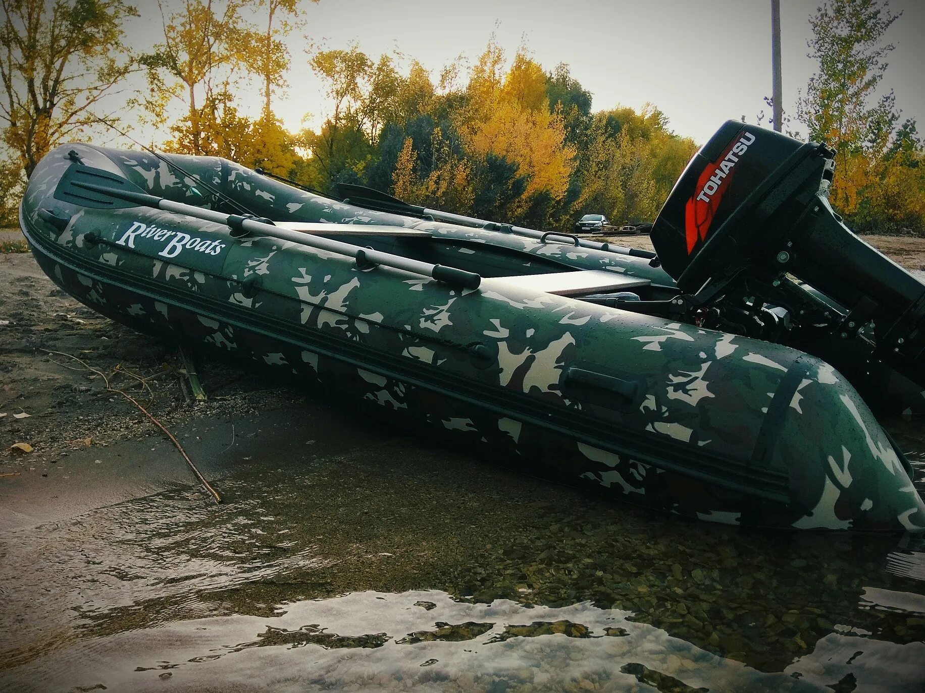 Лодка ривербот 370. Лодка Ривер Боатс 370 камуфляж. Ривербот 350 камуфляж. River Boats ПВХ RB-370 серая. Лодка пвх ривер ботс