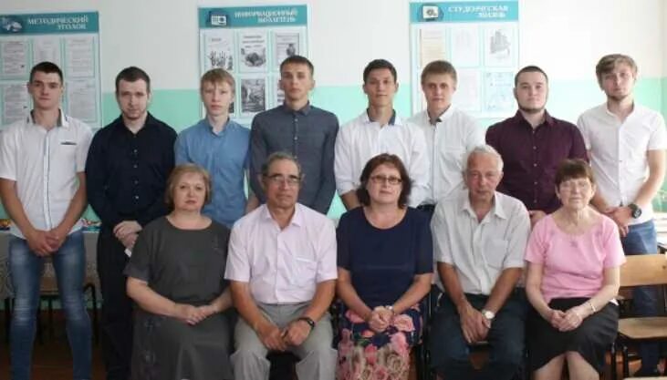 Ккэт кузнецк. Электронная техника колледж. Колледж электронных технологий кузнецк. Электронный колледж кузнецк. Директор электронного колледжа кузнецк.