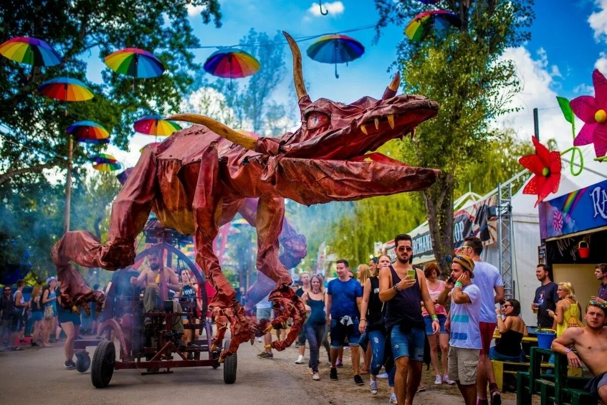Фестиваль в будапеште sziget. Сигет (sziget) в венгрии. Фестиваль в будапеште. Фестиваль в будапеште sziget. Сигет фестиваль.