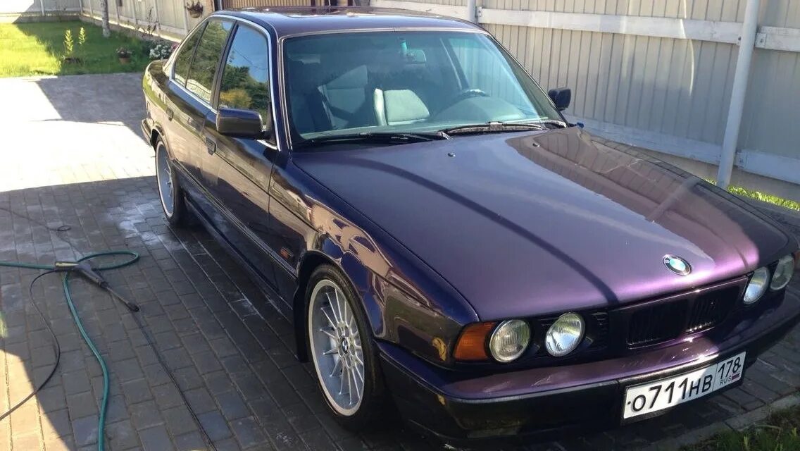 Е34 100. BMW e34 фиолетовая. BMW e34 Violet. БМВ е34 темно фиолетовая. BMW m5 e34 фиолетовая.