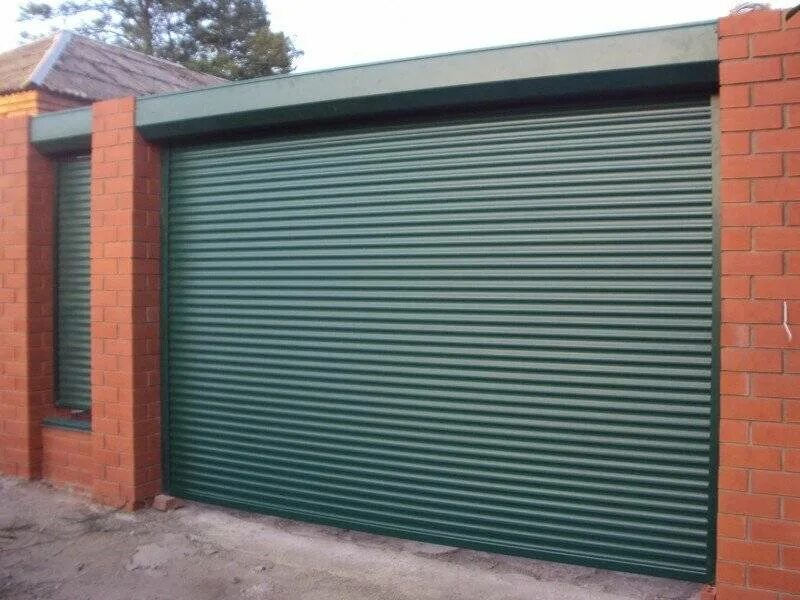 рольставни алютех ворота ворота. рольворота рулонные ворота. рулонные ворота для забора. ворота роллетные для забора. алютех ролл ворота во двор.