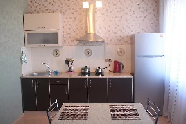 Квартира толстого. Толстого квартира аренда. Толстого 49 красноярск. Толстого 49 красноярск. Толстого квартира аренда.