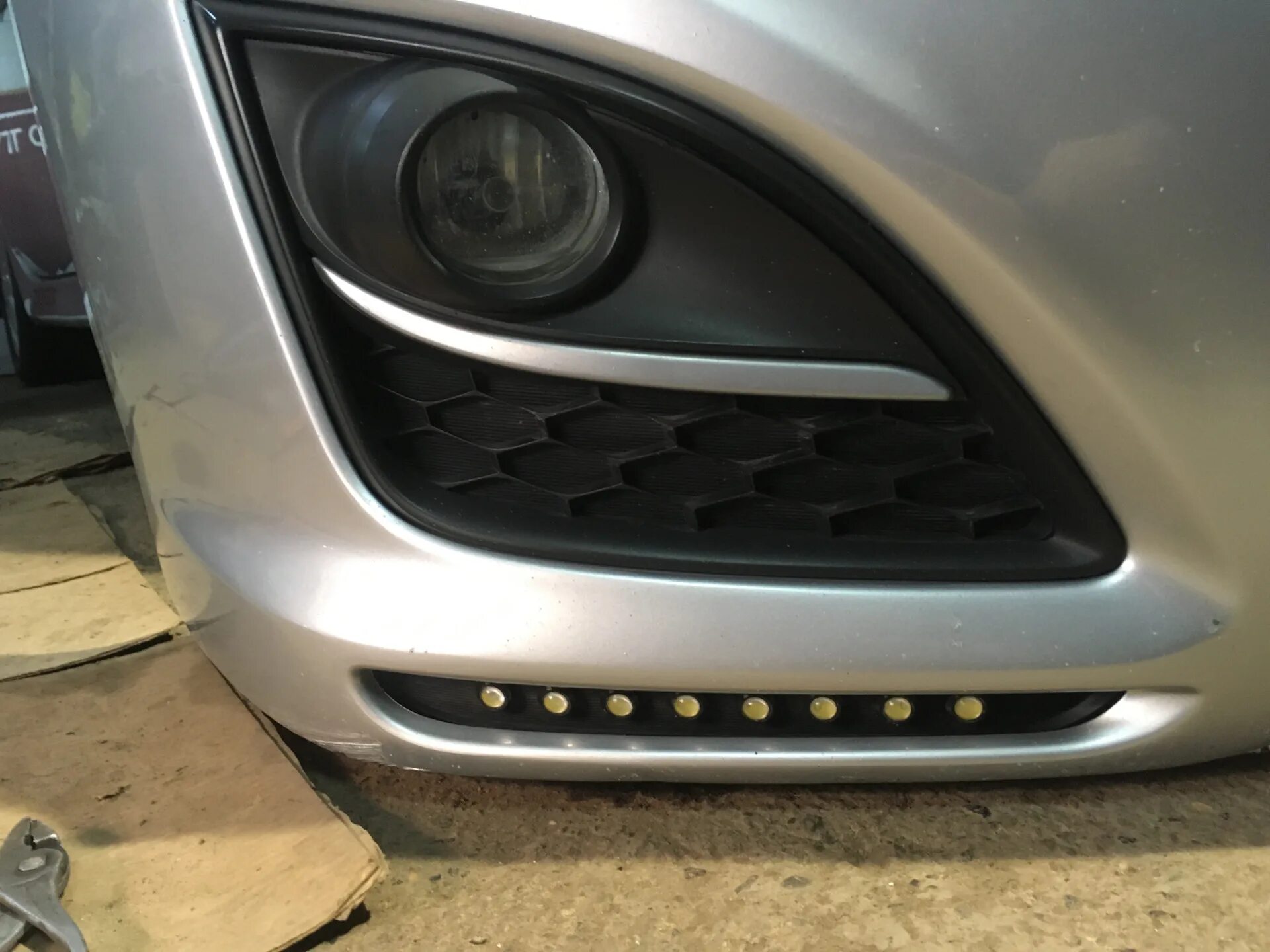 Решетка птф правая и левая volvo s60 r. Ходовые огни на вольво хс60 2011 года. Led птф volvo xc90. Как снять заглушку на бампере шевроле под ходовые огни. Ходовые огни 2114.