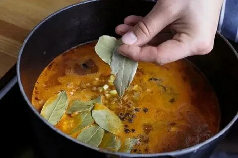Лук морковь лавровый лист соль