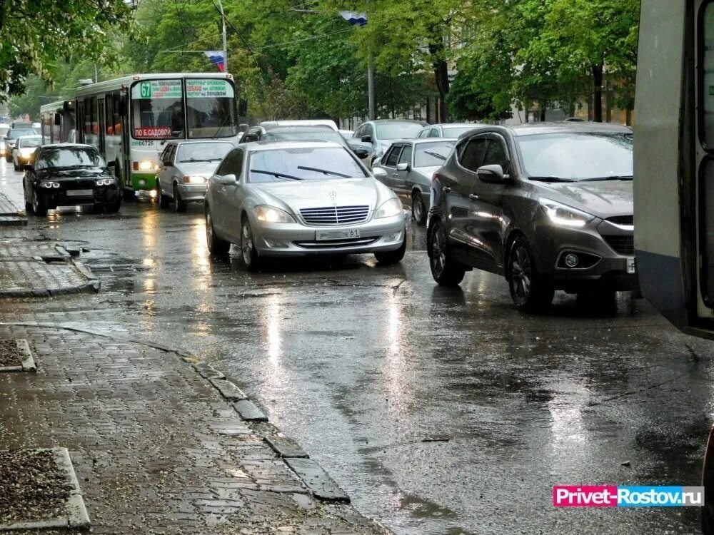 Гисметео ростове на дону сегодня. Погода в Ростове-на-Дону. Ливень в Ростове на Дону. Дождь в Ростове на Дону. Ростов непогода.