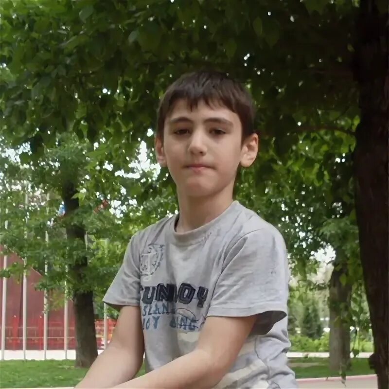Сколько лет парню симки тимуру