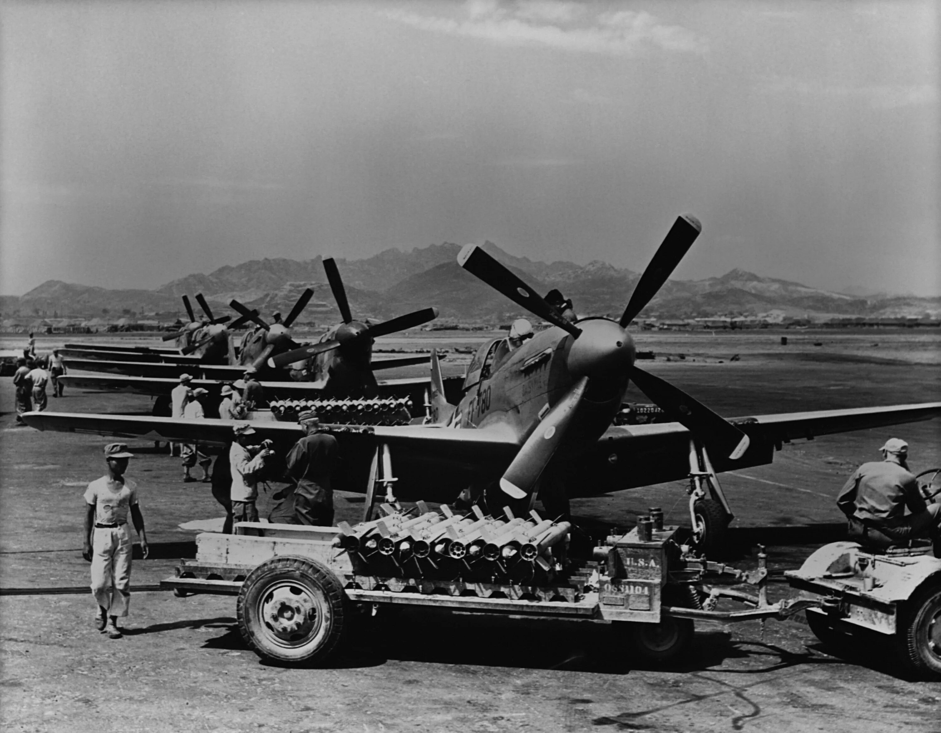 Оон в корейской войне. P 51 Мустанг в 1950.