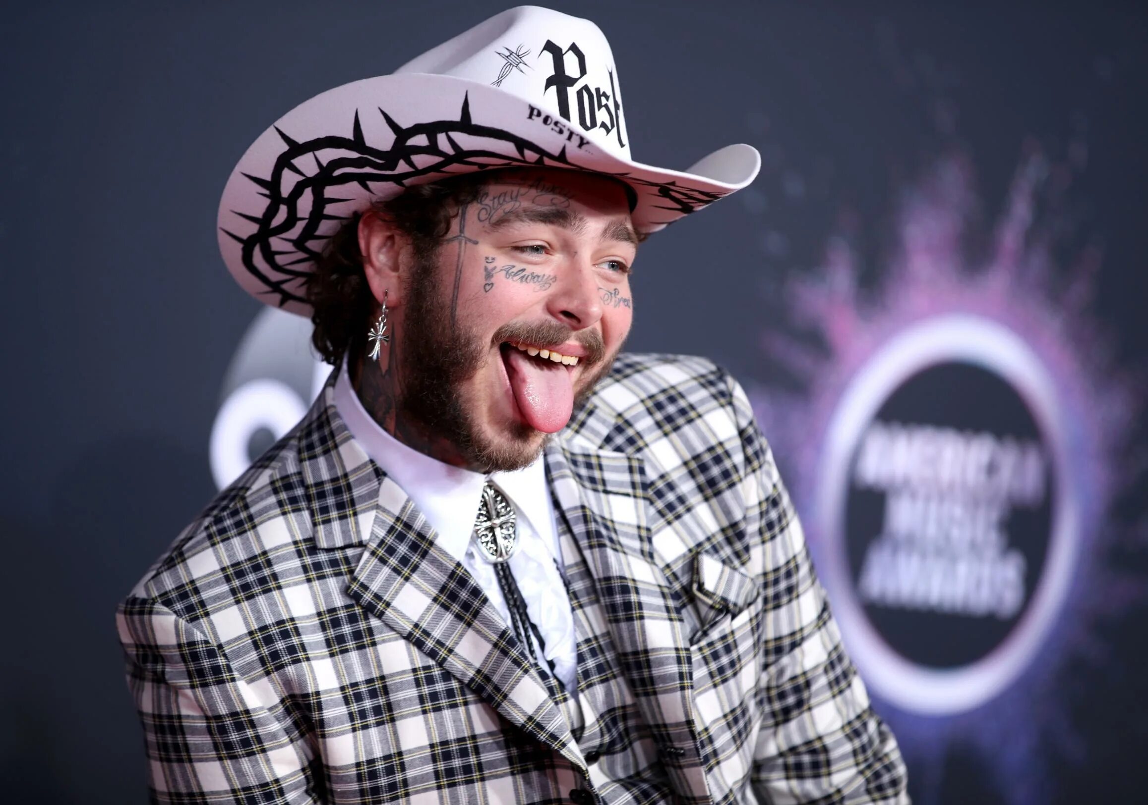 Post Malone 2023. Post Malone в шляпе. Post Malone фото. Пост мэлоун